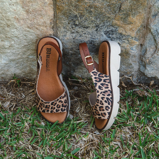 Sandalia plana mujer piel leopardo Kunzita
